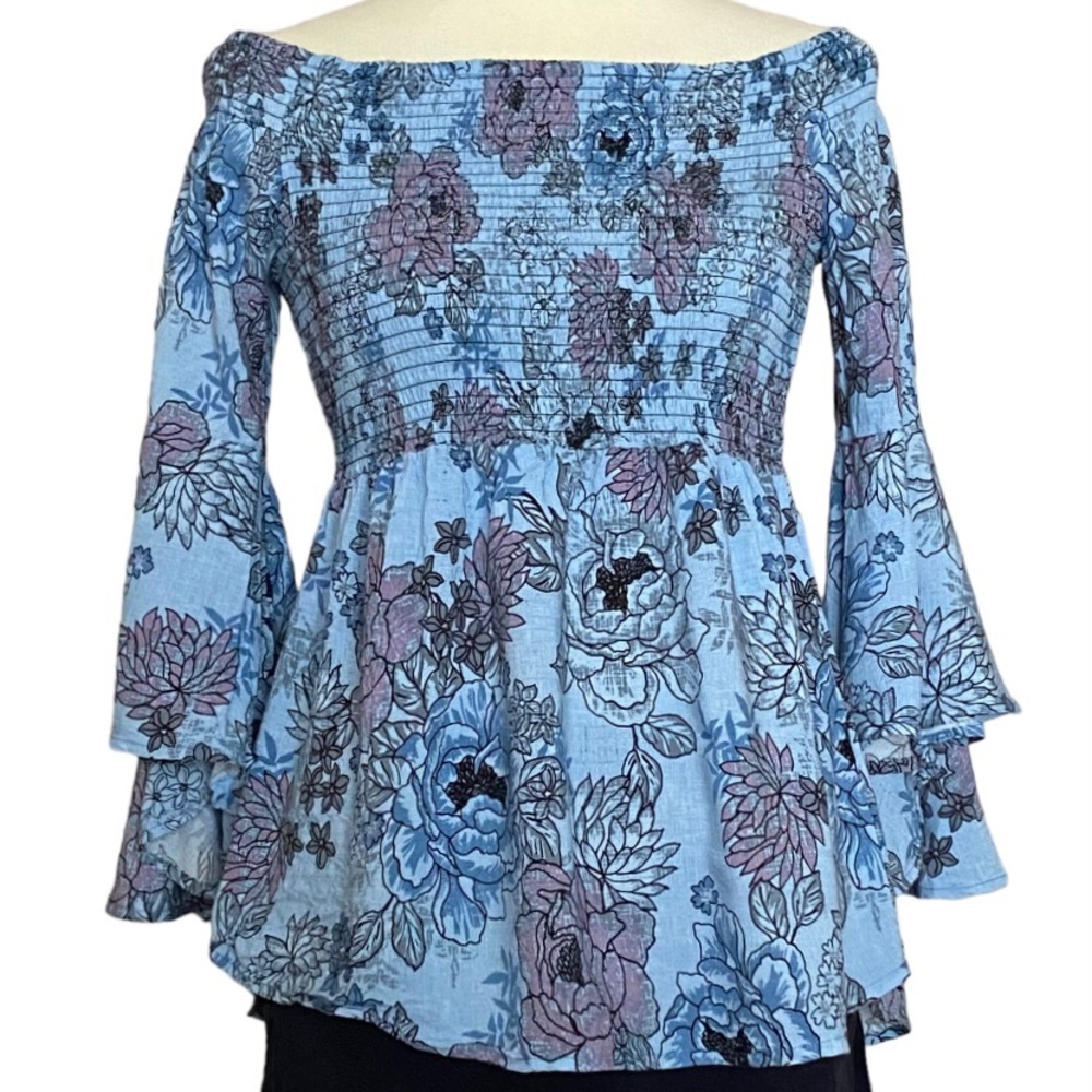 💙HOST PICK💙 Cupio Ruffled Sleeve Off The Shoulder Smocked Top